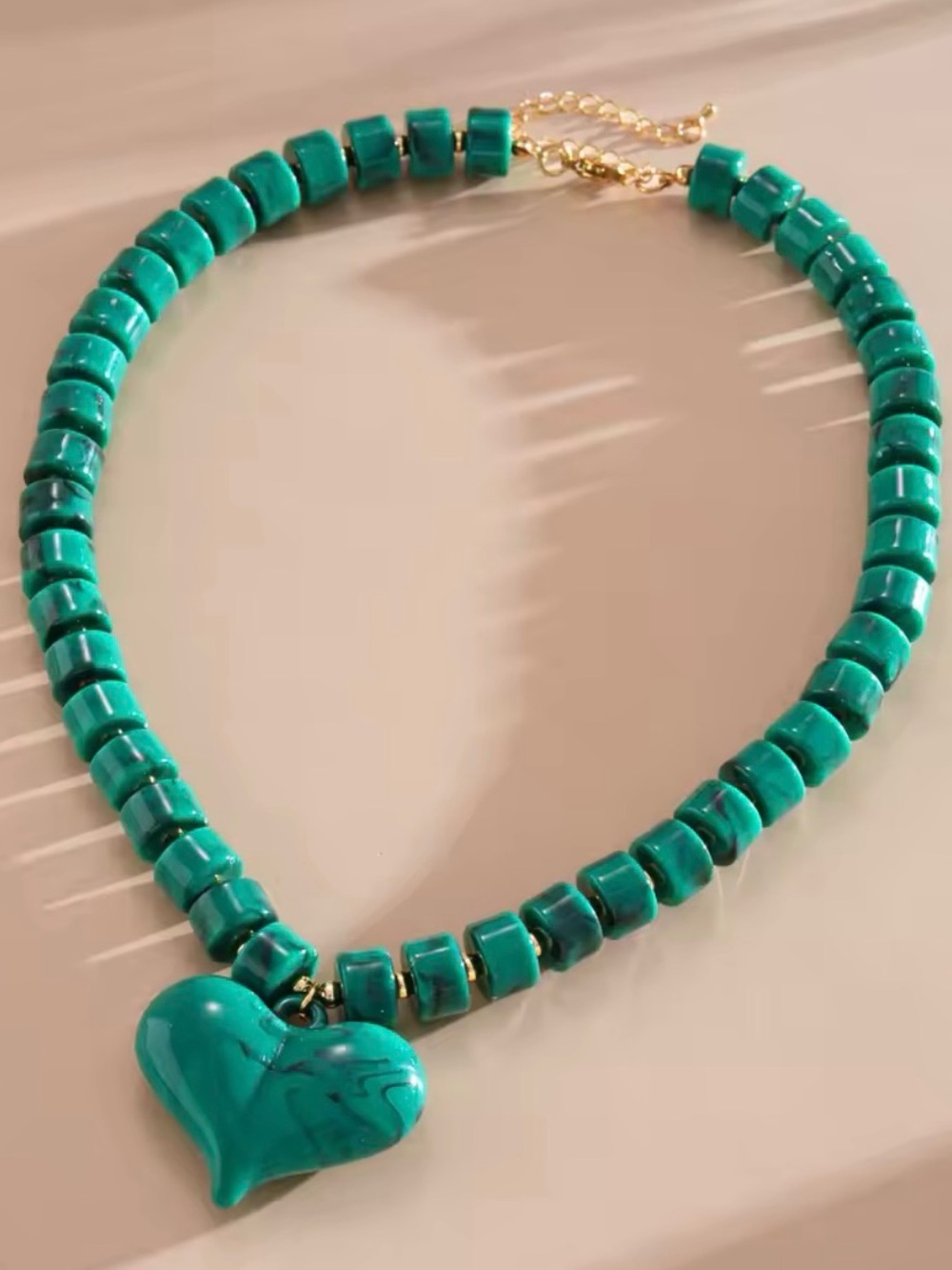 Green Heart Bead Choker
Necklace Summer Gift - Picture 4 of 4